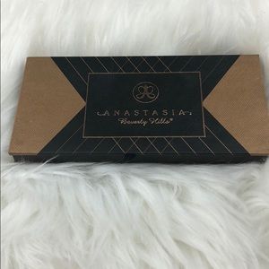 World traveler palette